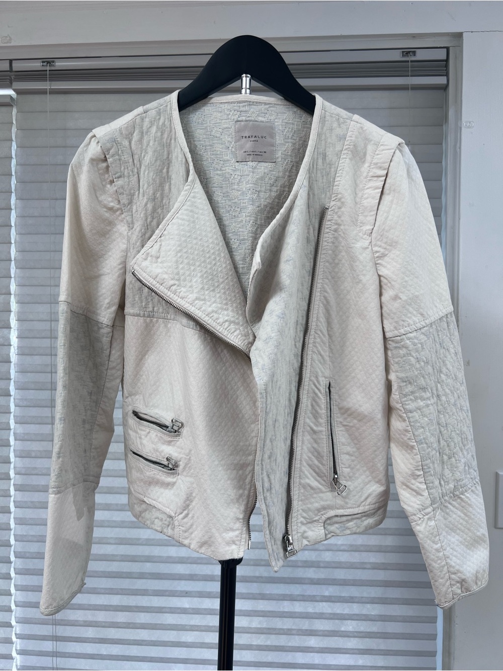 Zara Trafaluc Off-White Quilted Moto Jacket Size L Zip Detail